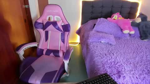 saphira online show from February 21, 2025, 7:10 pm