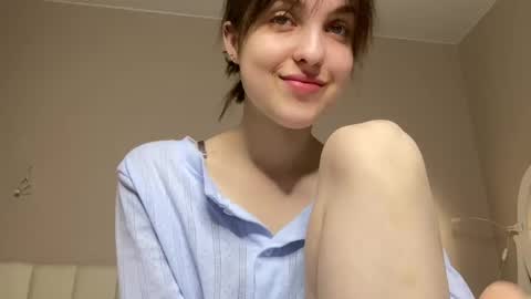 Anny online show from April 10, 2026, 10:47 pm