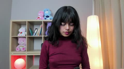 saphyralux online show from June 3, 2026, 9:42 pm