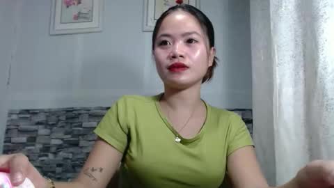 sapphire_amora online show from December 1, 2025, 2:00 pm