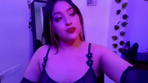 Carla online show from November 9, 2025, 11:25 pm