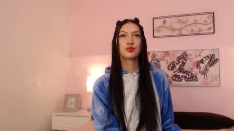 Sara online show from October 10, 2025, 4:33 am