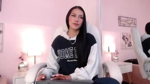 Sara online show from November 6, 2025, 4:13 am