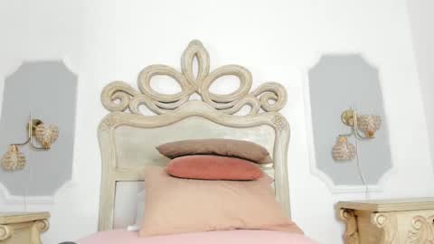 Sara online show from October 12, 2025, 3:38 am