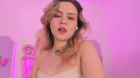 Sara online show from November 8, 2025, 3:50 am