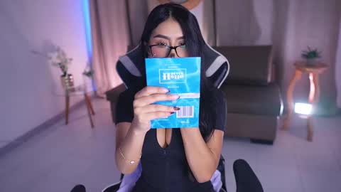 Sara  online show from March 4, 2025, 12:55 pm