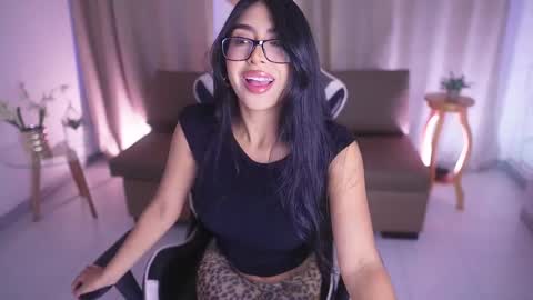 Sara  online show from March 11, 2025, 12:39 pm