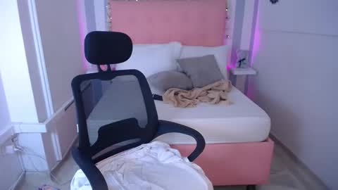 Sara... online show from October 7, 2025, 10:40 pm