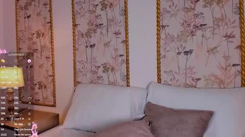 Sara online show from November 13, 2025, 8:30 pm