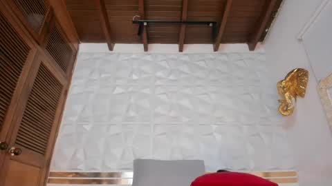 Sara Collins online show from April 17, 2026, 11:46 am