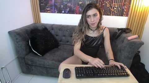 Snapshot of sara_davina chatting on February 4, 2025, 8:28 pm Sara Davina online show from February 4, 2025, 8:28 pm