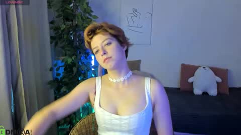 Sarah online show from September 16, 2025, 12:44 am