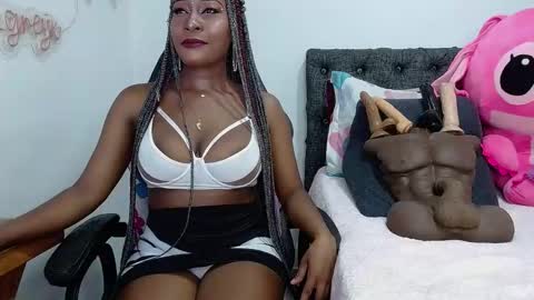 Snapshot of sara_greyx chatting on January 18, 2025, 12:02 am Sara Greyx online show from January 18, 2025, 12:02 am