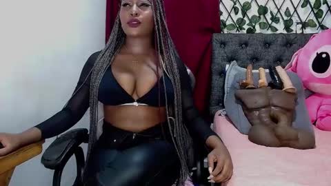 Snapshot of sara_greyx chatting on February 19, 2025, 7:05 pm Sara Greyx online show from February 19, 2025, 7:05 pm