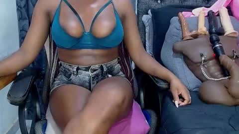 Snapshot of sara_greyx chatting on October 2, 2025, 11:01 pm Sara Greyx online show from October 2, 2025, 11:01 pm