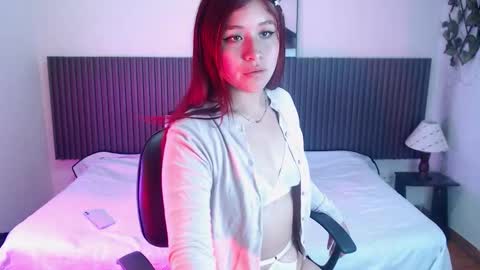 sara_guerreiro online show from December 1, 2025, 2:00 pm