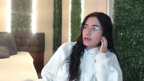 Sara online show from April 23, 2026, 12:29 pm