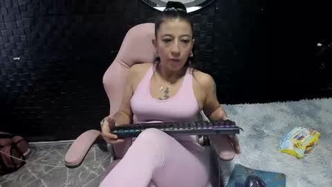 no limits sarah online show from November 4, 2025, 12:37 pm