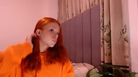 sara_johnson__ online show from April 22, 2026, 10:17 am