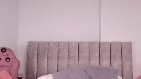 sara_lopee1 online show from November 5, 2025, 11:54 am