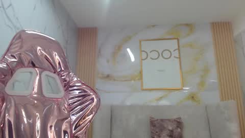 Sara  online show from September 29, 2025, 1:27 pm