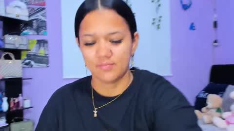 Sara Mendez online show from March 11, 2025, 11:15 pm