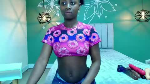 S A R A online show from February 13, 2025, 8:55 pm