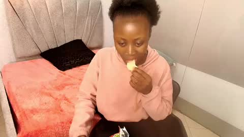 S A R A online show from February 15, 2025, 7:39 pm