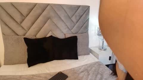 sara_owens7 online show from October 22, 2025, 1:50 am