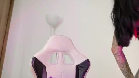 Sara online show from April 22, 2026, 2:18 pm