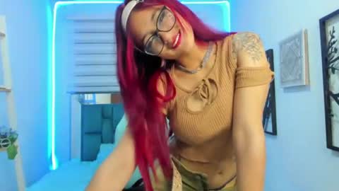 Snapshot of sara_red_x chatting on June 18, 2026, 3:29 am sara_red_x online show from June 18, 2026, 3:29 am