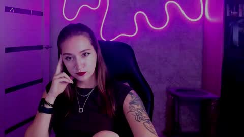 Sara online show from September 28, 2025, 6:57 pm