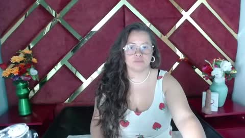 sara_thonson_ online show from January 22, 2025, 2:59 am