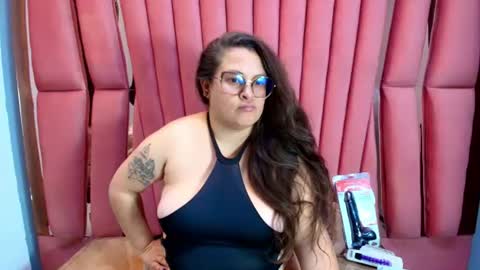 sara_thonson_ online show from July 18, 2026, 3:54 am
