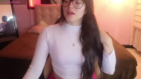 Snapshot of sara_valderrama_ chatting on June 27, 2026, 2:12 pm sara_valderrama_ online show from June 27, 2026, 2:12 pm