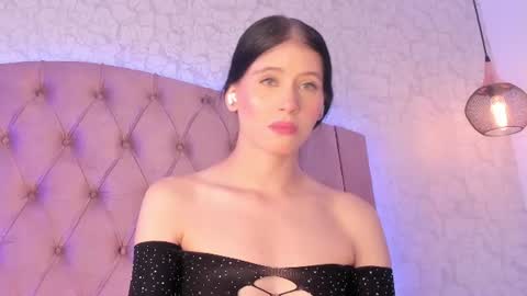 Sara  online show from July 18, 2026, 7:17 pm