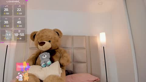 Sara Miller  online show from January 23, 2025, 11:47 pm