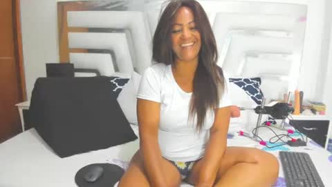 Sara online show from September 14, 2025, 2:38 pm