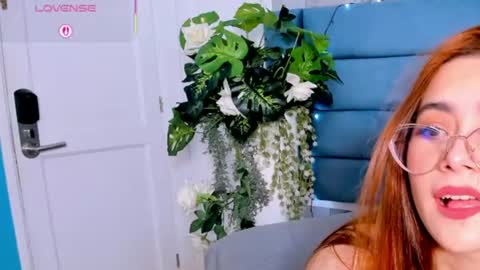 Snapshot of saraalvarezx chatting on June 10, 2026, 4:01 am Sara Alvarezx online show from June 10, 2026, 4:01 am