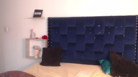 SARAHGIL online show from February 23, 2025, 4:57 pm