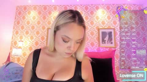 SaraAvila  online show from February 27, 2026, 9:04 pm