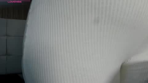   online show from October 12, 2025, 10:36 am