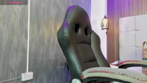   online show from January 18, 2026, 11:03 am