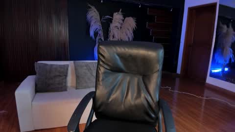 Sara  Everyday From 1430 to 2130 Col Time online show from December 22, 2025, 7:44 pm