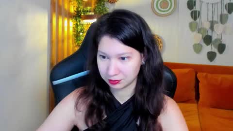 SaraDenars online show from November 5, 2025, 5:29 am