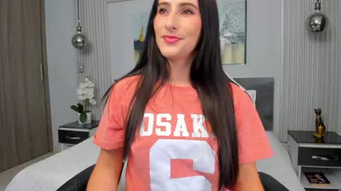 Snapshot of saragomez_1 chatting on May 19, 2026, 12:55 pm Sara Gomez online show from May 19, 2026, 12:55 pm