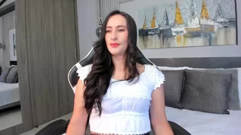 Snapshot of saragomez_1 chatting on May 30, 2026, 12:35 pm Sara Gomez online show from May 30, 2026, 12:35 pm