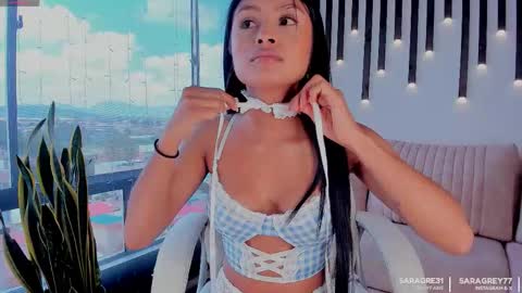 Sara Grey online show from December 17, 2025, 4:02 pm