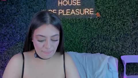 Sarah Bonneth online show from March 13, 2026, 11:39 am