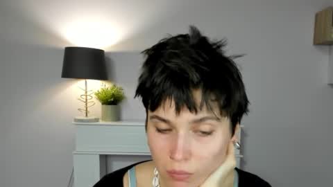 Sarah online show from March 22, 2026, 2:42 pm